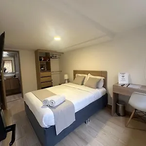 https://one-fourteen-rooms.hotels-bogota.net